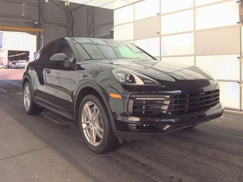 Used 2021 Porsche Cayenne Coupe image 3