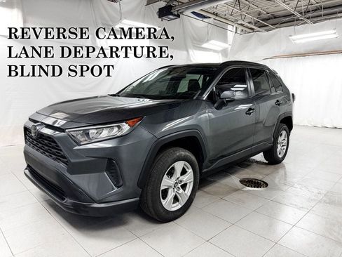 Used 2020 Toyota RAV4 XLE image 1