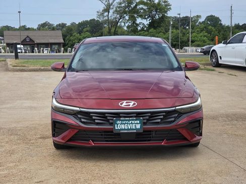 Used 2024 Hyundai Elantra Limited FWD image 2