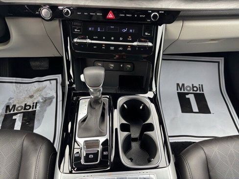 Certified 2024 Kia Carnival EX image 14