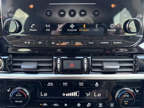 Used 2023 Nissan Pathfinder SL image 20