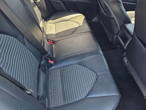 Used 2022 Toyota Camry SE image 16