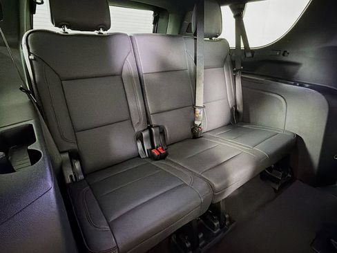 Used 2025 Chevrolet Suburban High Country AWD/4WD image 24
