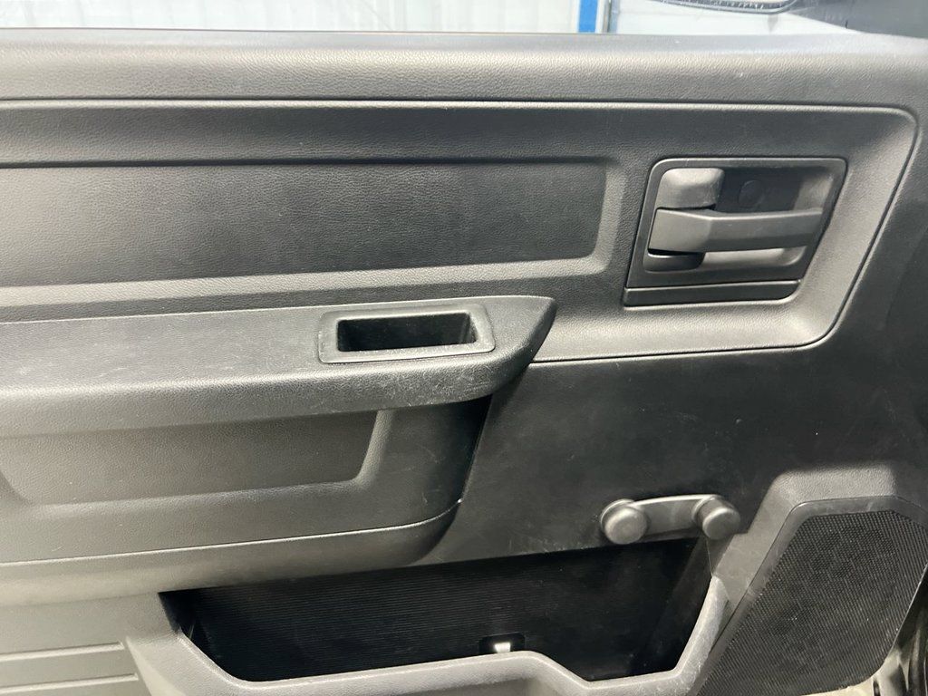 Used 2014 RAM 1500 Express RWD image 19