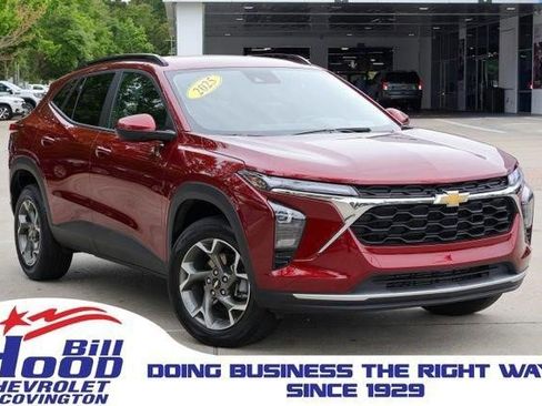 Certified 2025 Chevrolet Trax LT w/ LT Convenience Package FWD image 1