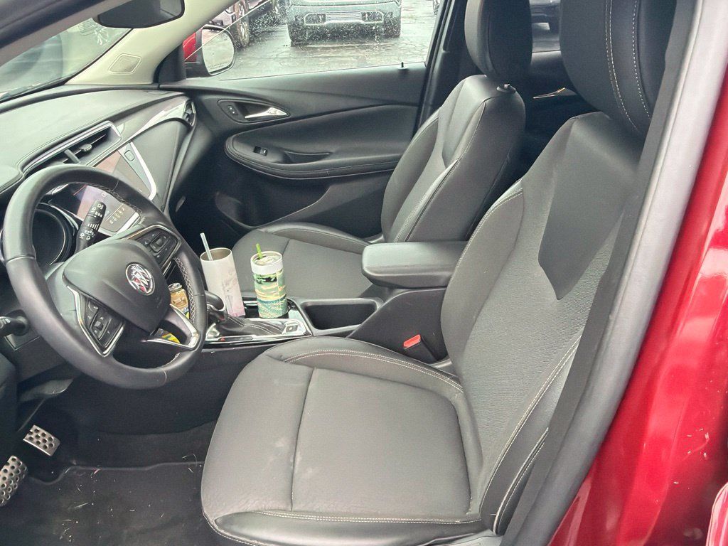 Used 2023 Buick Encore GX Select w/ Sport Touring Package FWD image 3