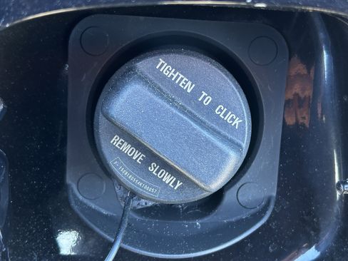 Used 2015 Honda CR-V LX image 6