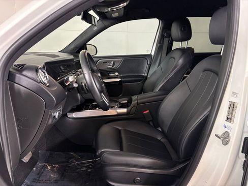 Used 2021 Mercedes-Benz GLB 250 w/ Premium Package image 17