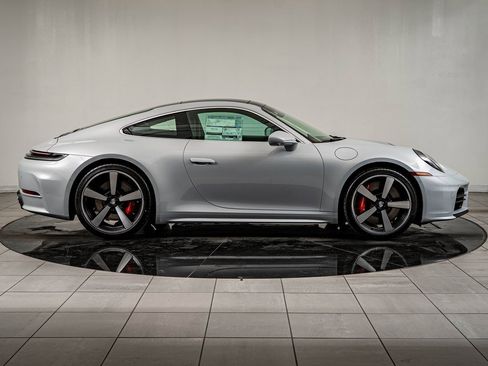 New 2026 Porsche 911 Carrera 4S image 9