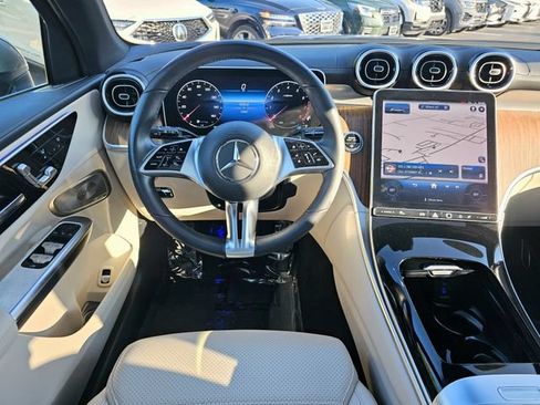 Used 2023 Mercedes-Benz GLC 300 4MATIC image 30