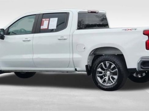 Used 2021 Chevrolet Silverado 1500 LT AWD/4WD image 3