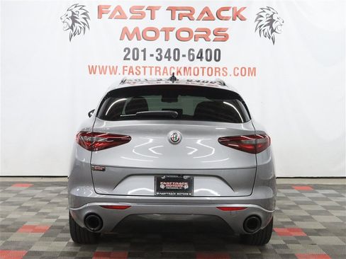 Used 2020 Alfa Romeo Stelvio Sport w/ Quick Order Package 22J Sport AWD/4WD image 5