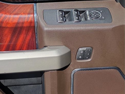 Used 2018 Ford F150 King Ranch w/ Equipment Group 601A Luxury AWD/4WD image 13