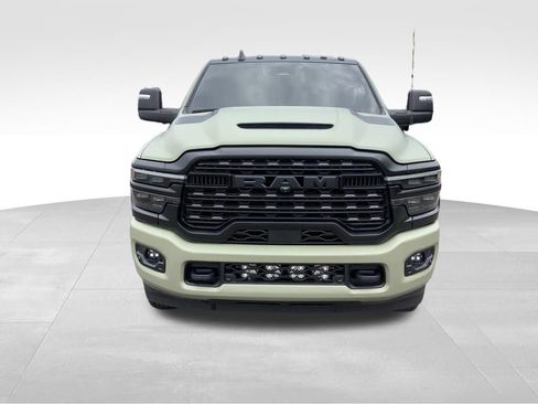 Used 2026 RAM 3500 Limited AWD/4WD image 9