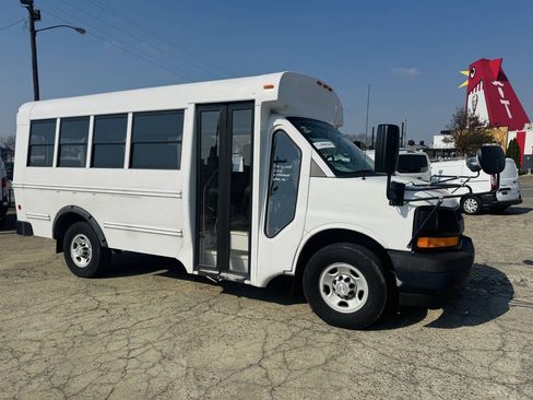 Used 2017 Chevrolet Express 3500 w/ School Bus Package RWD image 2
