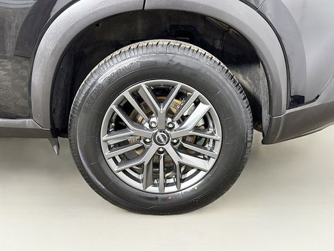 Used 2023 Nissan Rogue S image 28