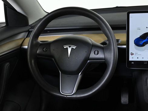 Used 2023 Tesla Model 3 Standard Range image 10