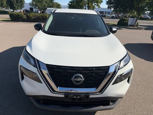 Used 2023 Nissan Rogue S AWD/4WD image 2
