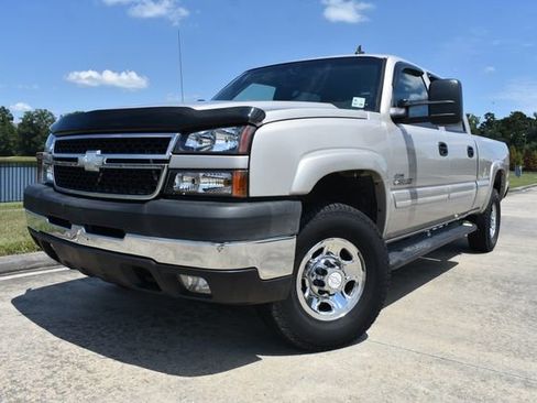 Used 2007 Chevrolet Silverado 2500 LT w/ Heavy-Duty Power Package image 5