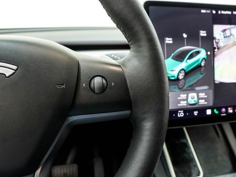 Used 2023 Tesla Model Y Long Range AWD/4WD image 28
