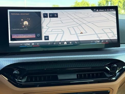 Used 2025 BMW 330i Sedan w/ Convenience Package image 27