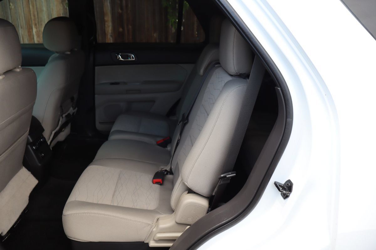 Used 2015 Ford Explorer 4WD image 19