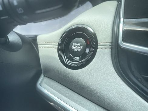 Used 2023 Jeep Compass Limited AWD/4WD image 17