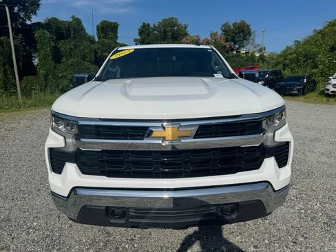 Used 2023 Chevrolet Silverado 1500 LT AWD/4WD image 2
