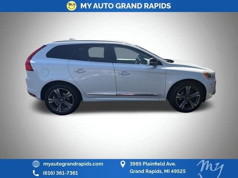 Used 2017 Volvo XC60 T5 Dynamic w/ Advanced Package AWD/4WD image 2