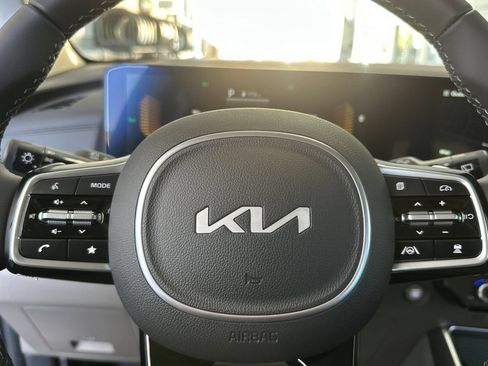 New 2026 Kia Carnival EX FWD image 24