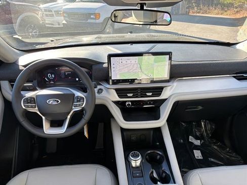 New 2026 Ford Explorer Active image 6