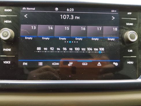 Used 2022 Volkswagen Taos SE AWD/4WD image 25
