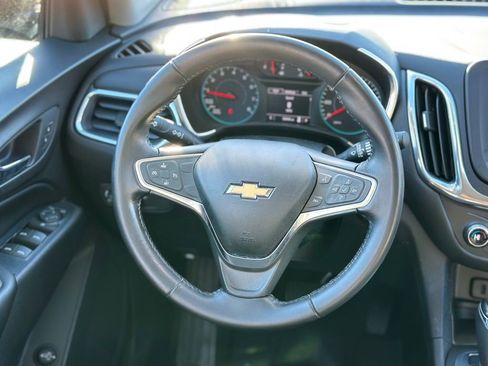 Used 2018 Chevrolet Equinox LT image 12