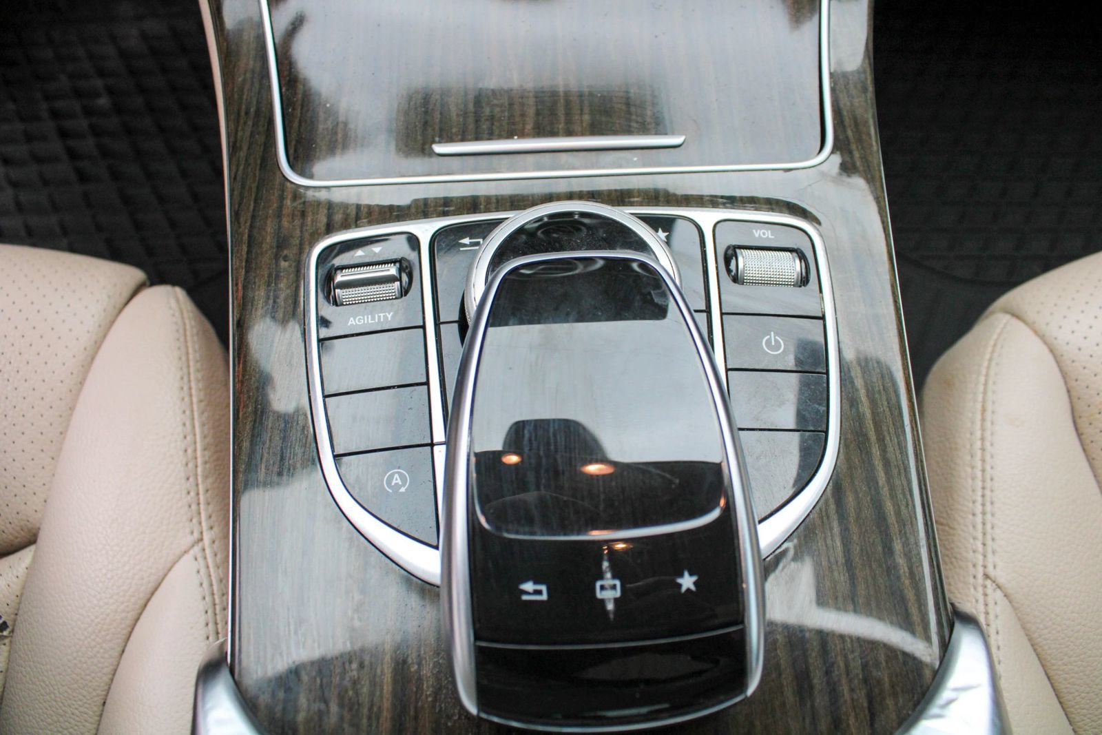 Used 2015 Mercedes-Benz C 300 4MATIC Sedan image 24