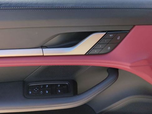 Used 2022 Porsche Taycan 4S AWD/4WD image 25