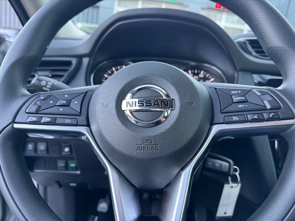 Used 2020 Nissan Rogue S FWD image 17