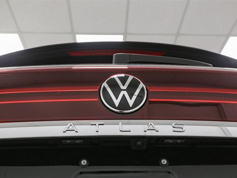 New 2026 Volkswagen Atlas Cross Sport SE AWD/4WD image 13