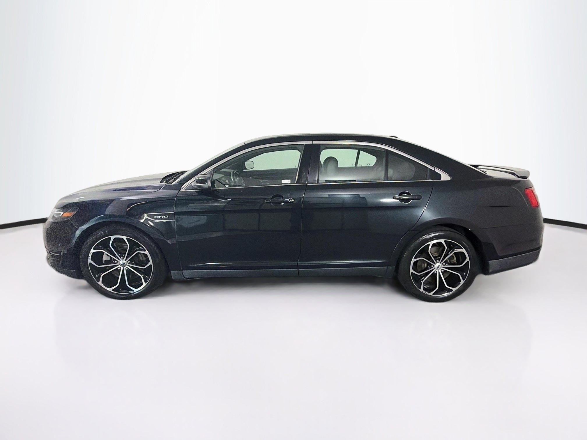 Used 2014 Ford Taurus SHO w/ Equipment Group 401A AWD/4WD image 4