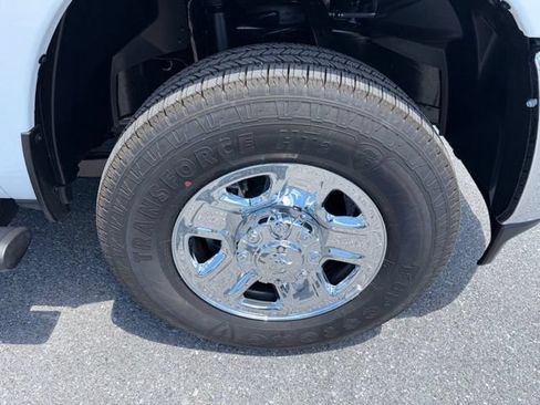 New 2026 RAM 2500 Tradesman AWD/4WD image 9