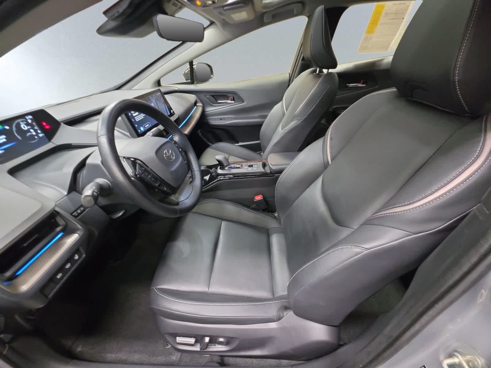 Used 2024 Toyota Prius XLE AWD/4WD image 6