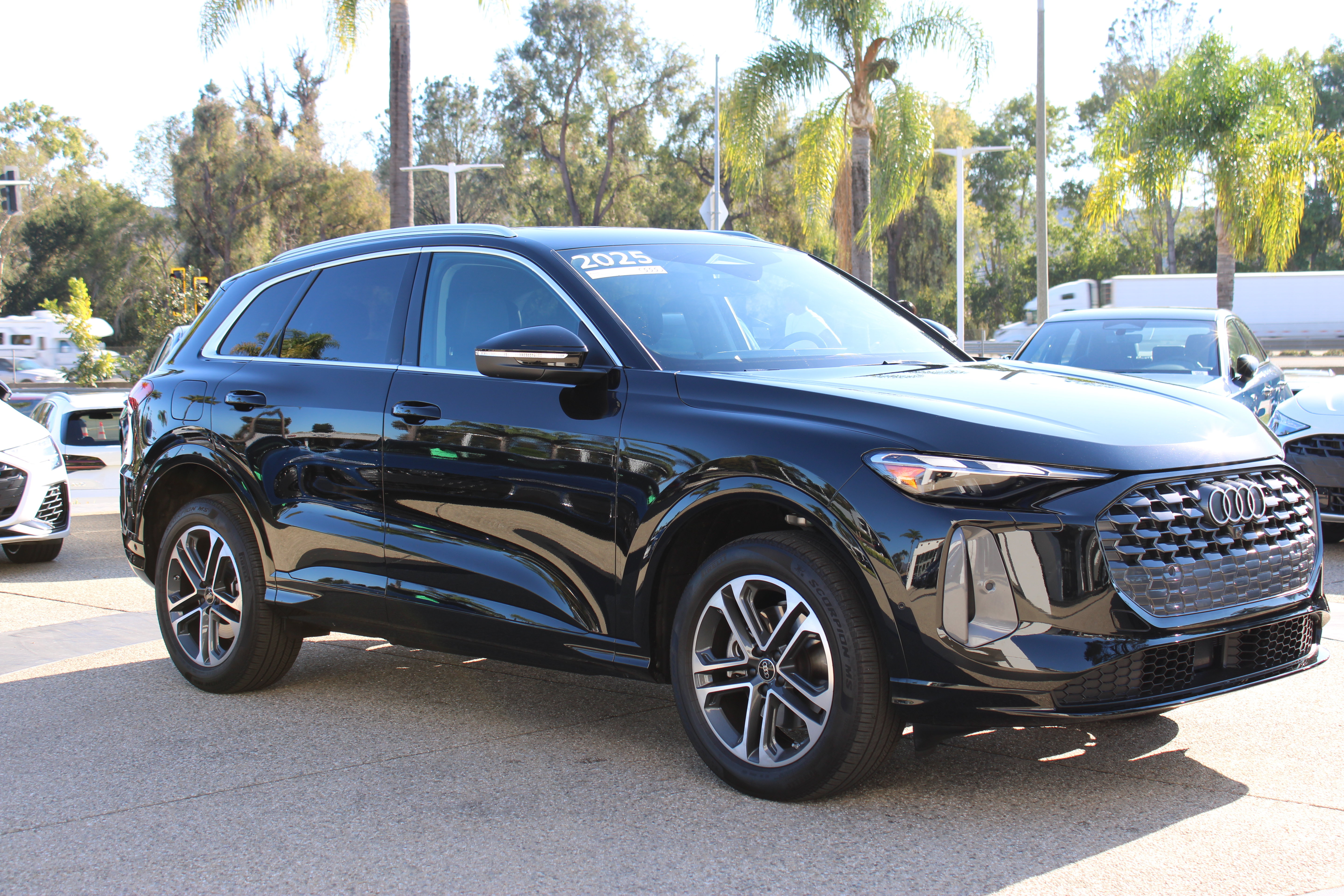 Certified 2025 Audi Q5 Premium w/ Convenience Package AWD/4WD image 7