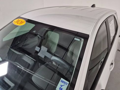 Used 2020 Chevrolet Equinox LS w/ LS Convenience Package FWD image 9