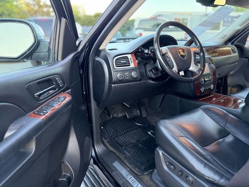Used 2013 Chevrolet Tahoe LTZ image 9