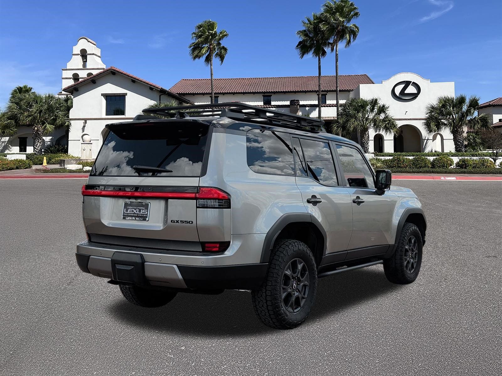 Used 2025 Lexus GX 550 AWD/4WD image 2