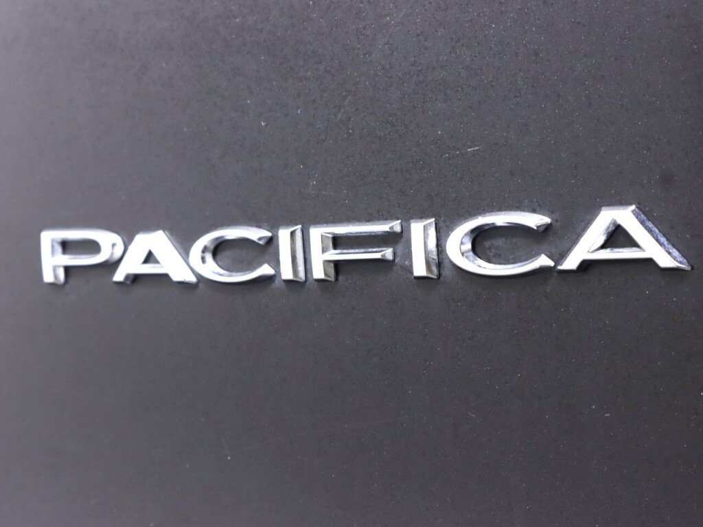 Used 2021 Chrysler Pacifica Touring-L FWD image 36