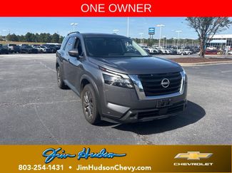 Used 2025 Nissan Pathfinder SV FWD video 1