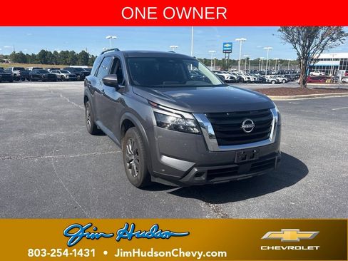 Used 2025 Nissan Pathfinder SV FWD image 1