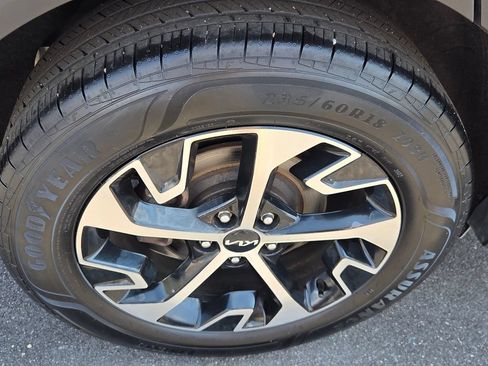 Used 2023 Kia Sportage EX AWD/4WD image 9
