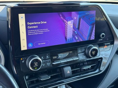 Used 2023 Toyota Highlander XLE image 34