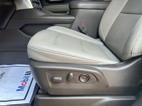Used 2024 Chevrolet Tahoe Z71 w/ Luxury Package AWD/4WD image 17